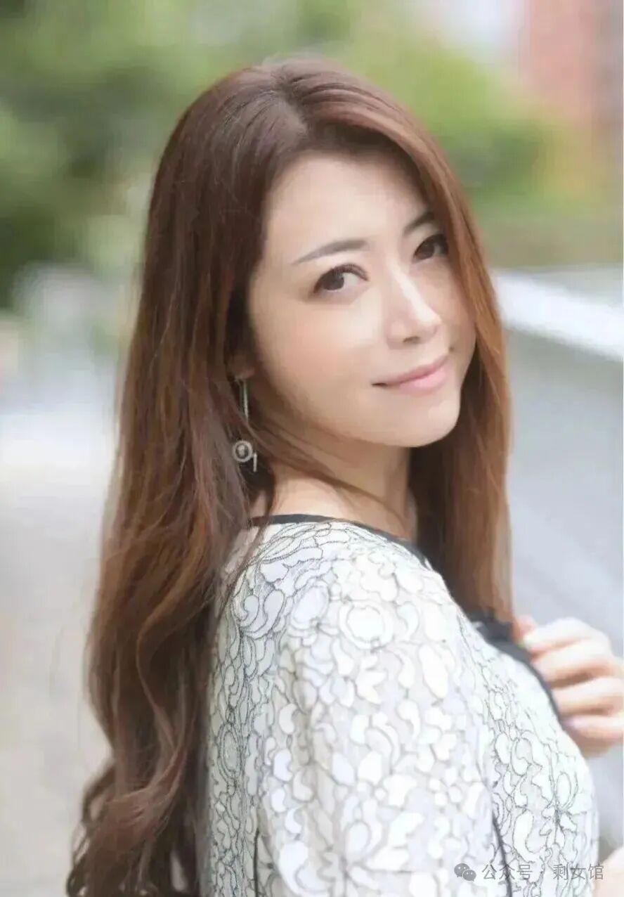 仓鼠囤粮现场：小嘴巴塞得鼓鼓的 - 亚洲欧美偷拍视频